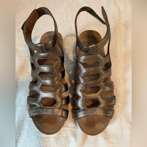 Dansko Sandals, size 39, lightly worn.